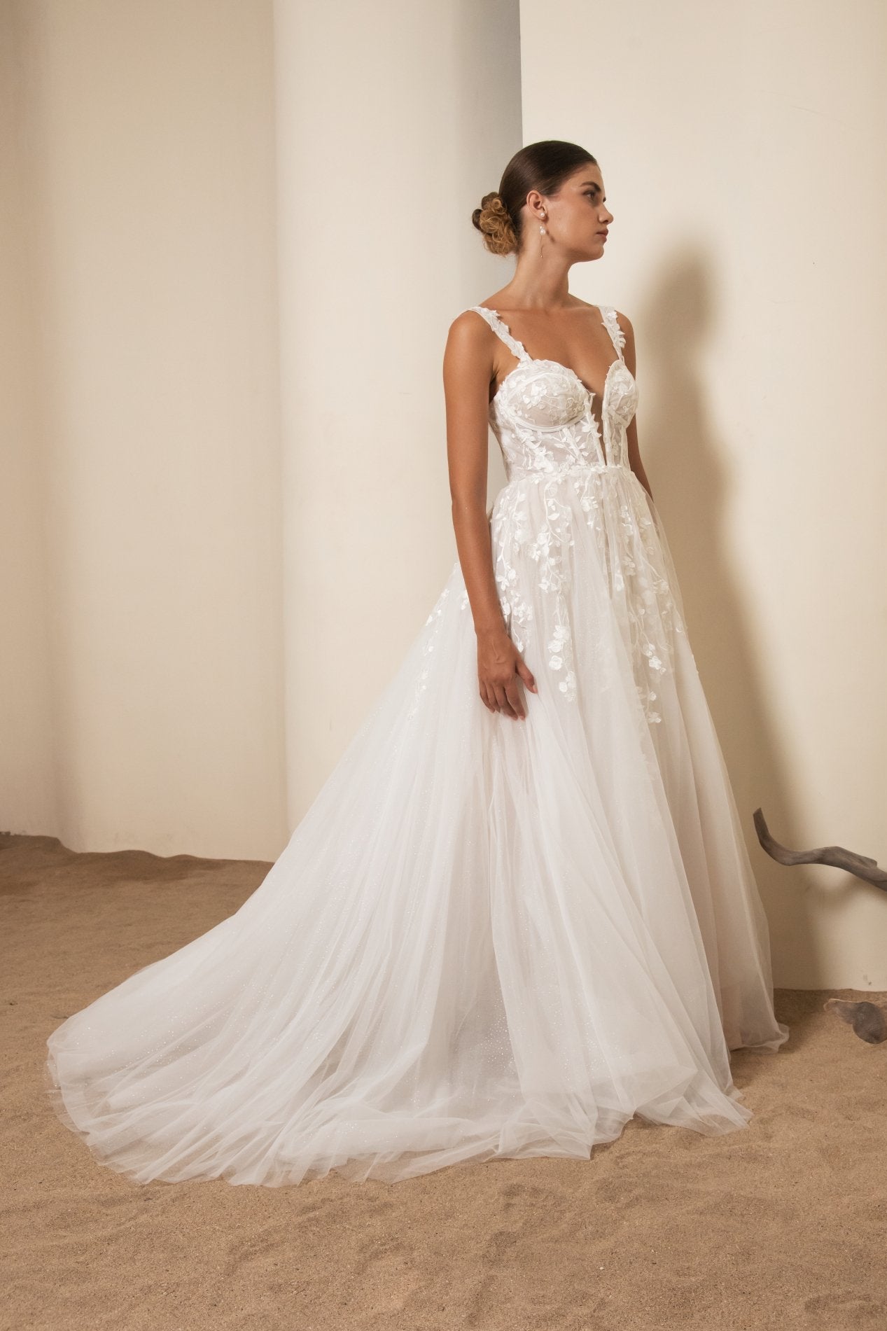 Leonie - Laceywedding