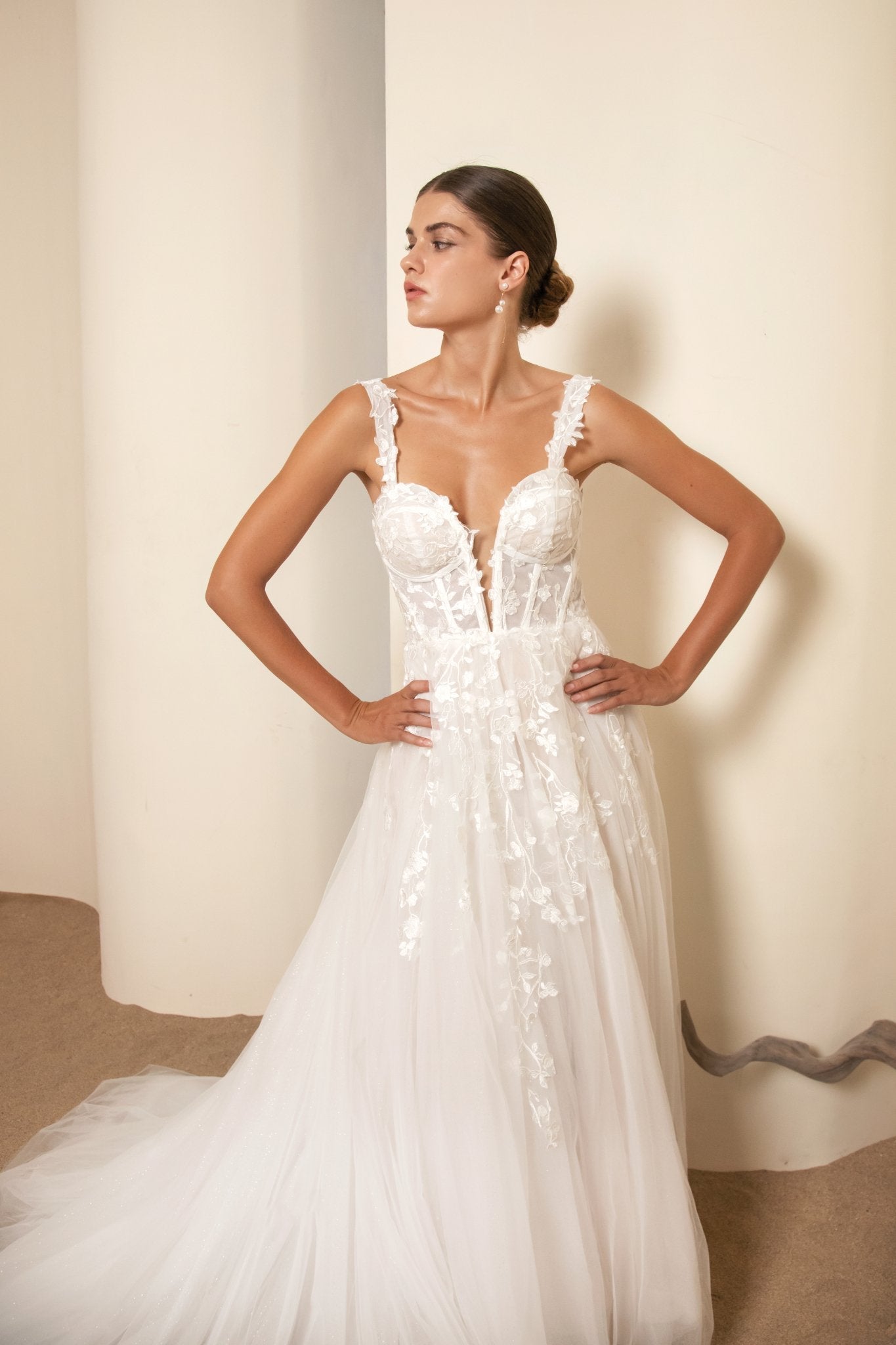 Leonie - Laceywedding